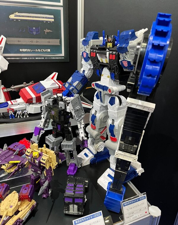 Tokyo Toy Show Takara Tomy Transformers   Masterpiece, Legacy, Studio Series Display Image  (12 of 27)